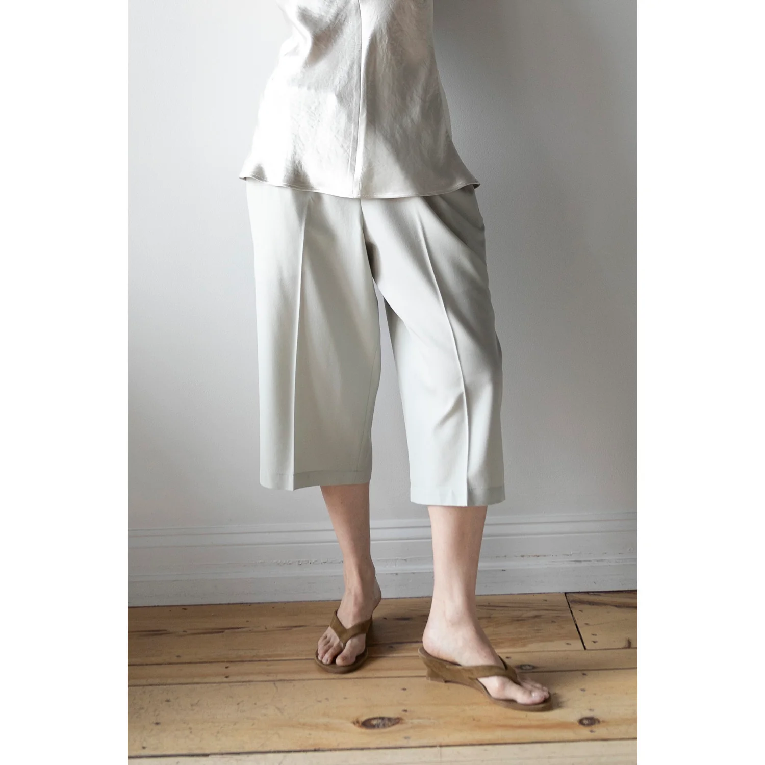 6397 Cropped Drawstring Pant in Stone - Image 4