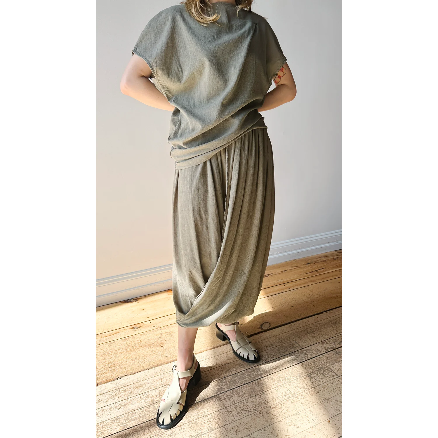 Black Crane Asymmetric Top in Cement - Image 5
