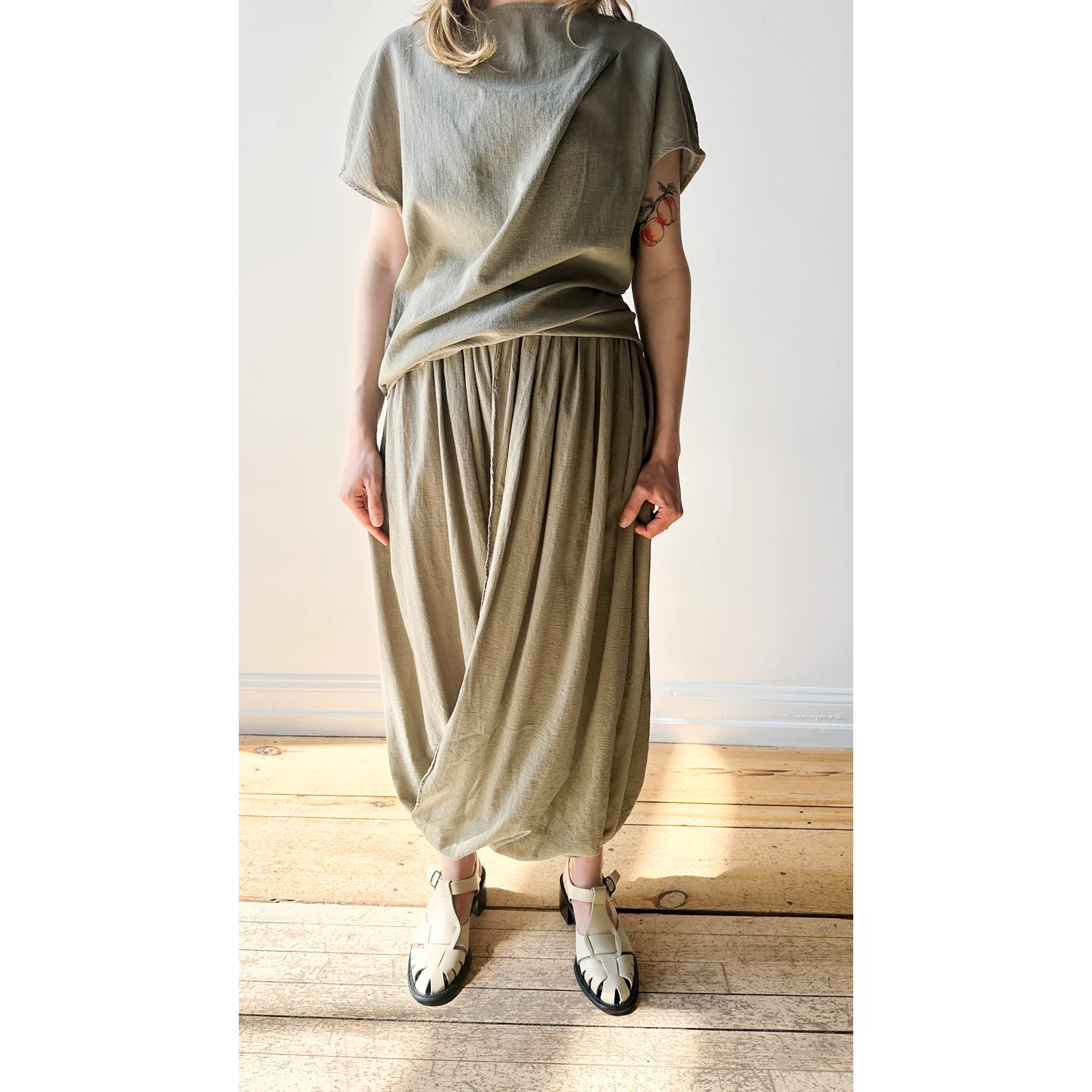 Black Crane Asymmetric Top in Cement - Image 6