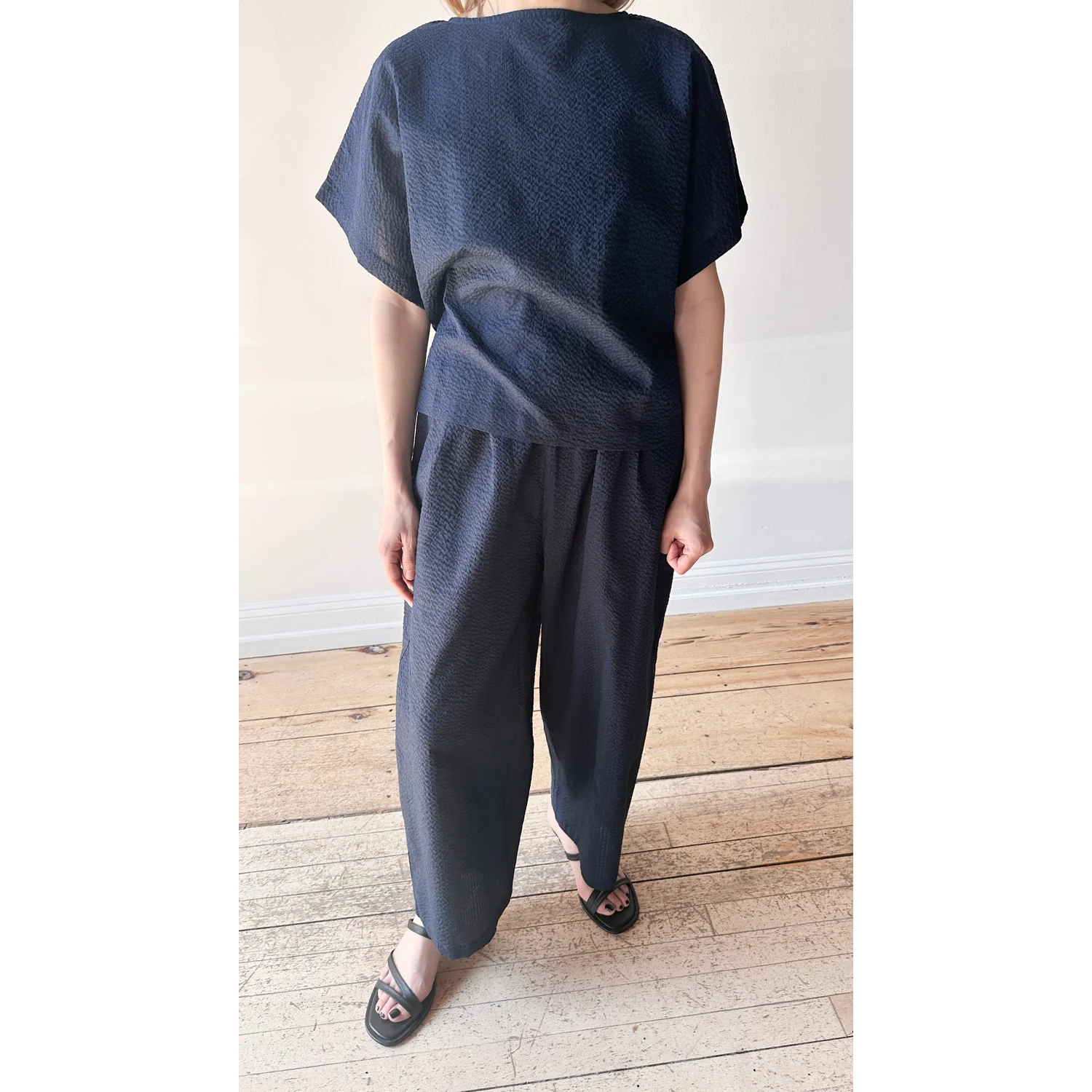 Black Crane Wide Pants in Micro Wave Texture Navy - Image 4