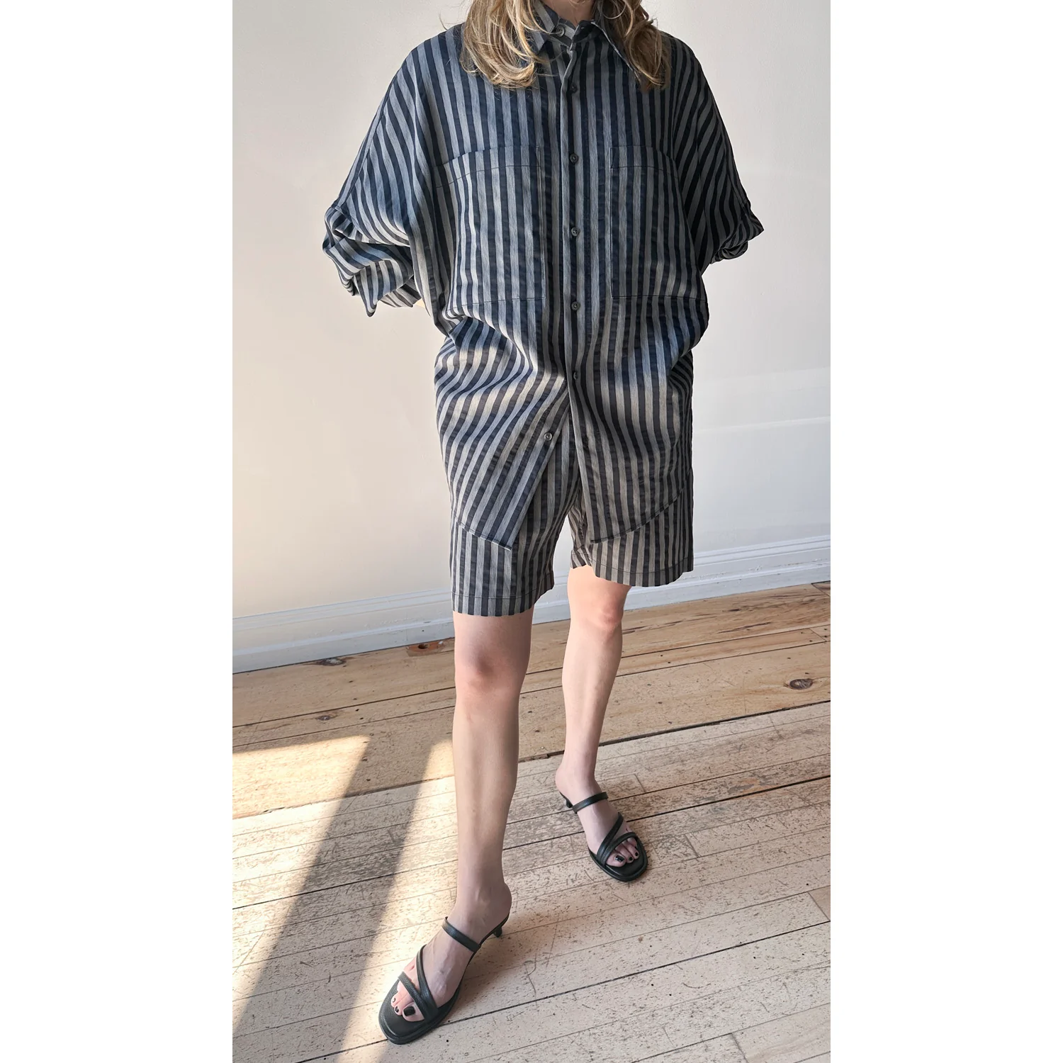 Grei Oversized IO Shirt in Wide Ripple Stripe Blue Mix - Image 5