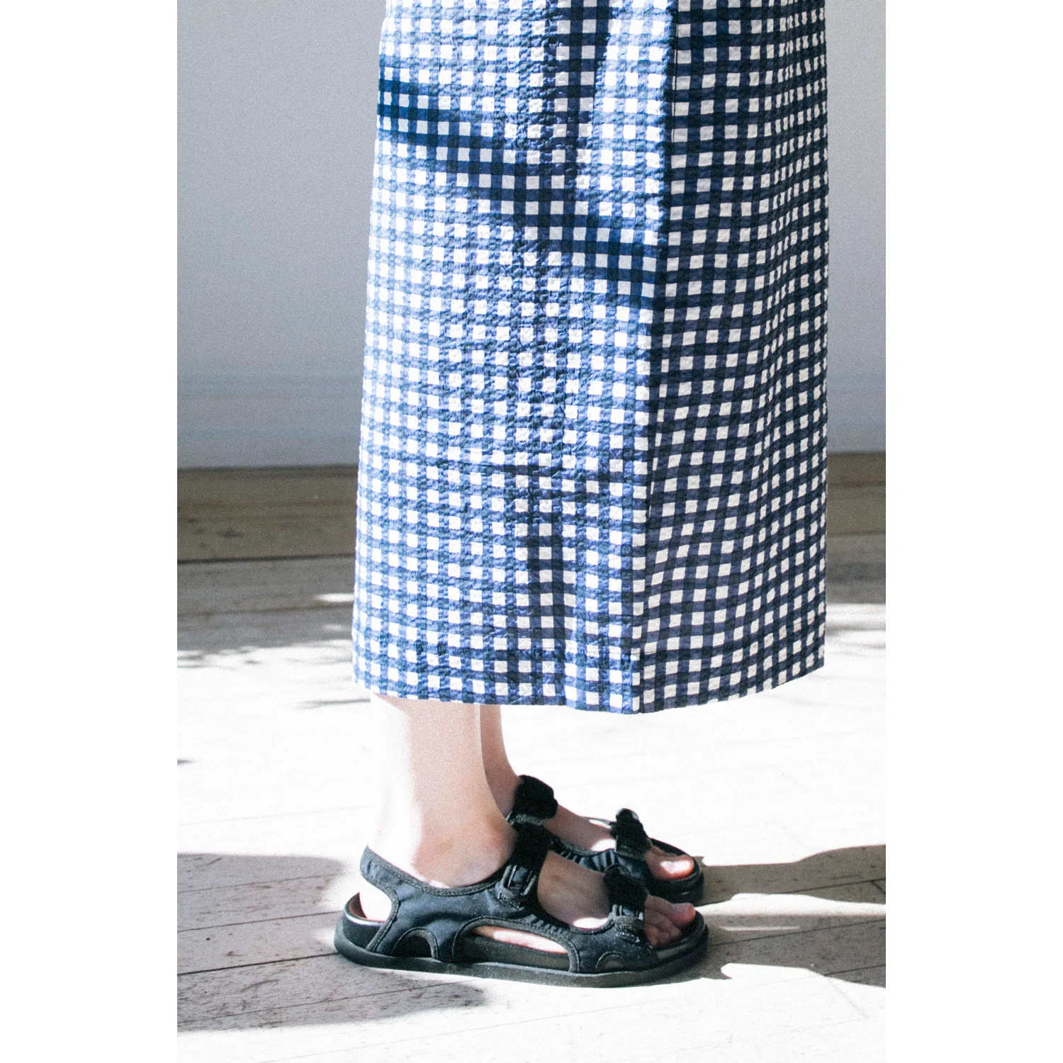 Jamie Haller The Walking Sandal Sneaker in Black - Image 5