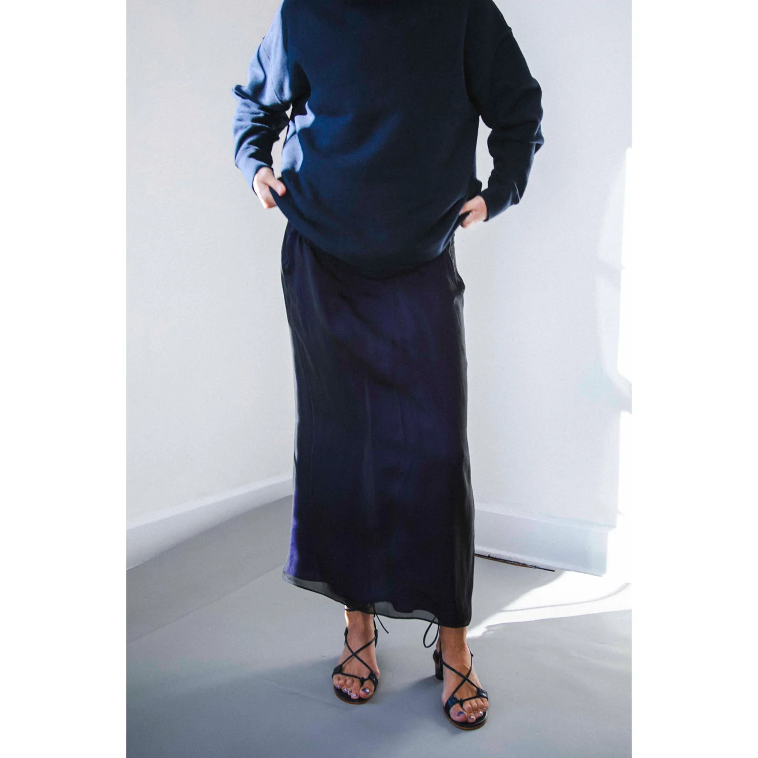 JUDITH Oversized Mockneck in Black - Image 9