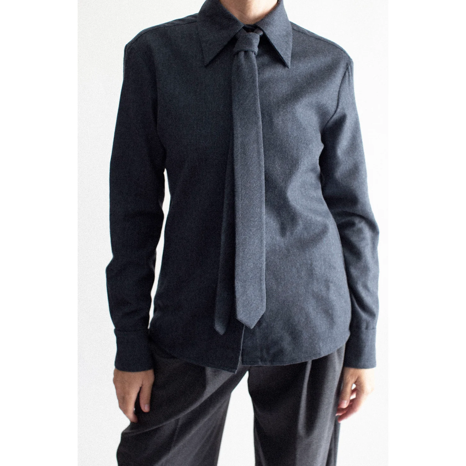 Kallmeyer Billie Tie Blouse in Heather Navy - Image 4