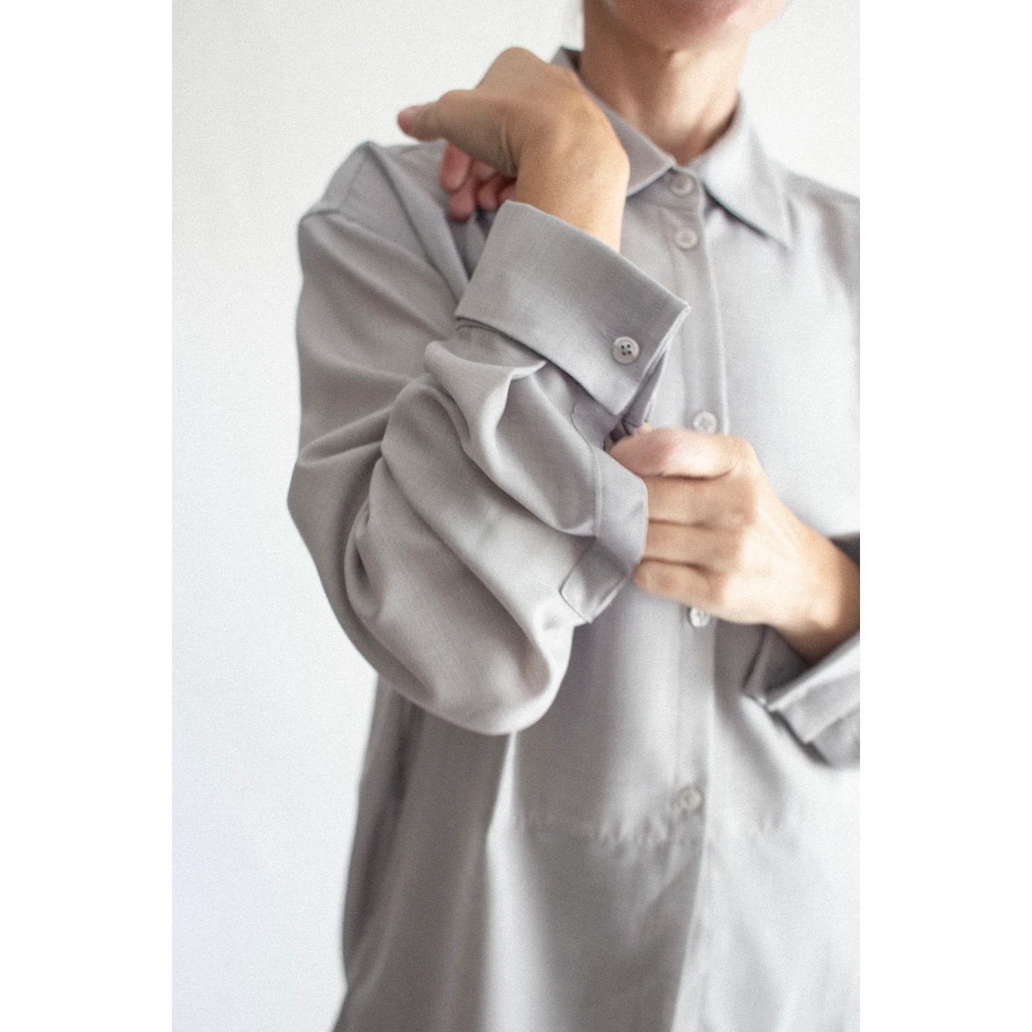Kallmeyer Chloé Bib Button Down in Light Silver - Image 6