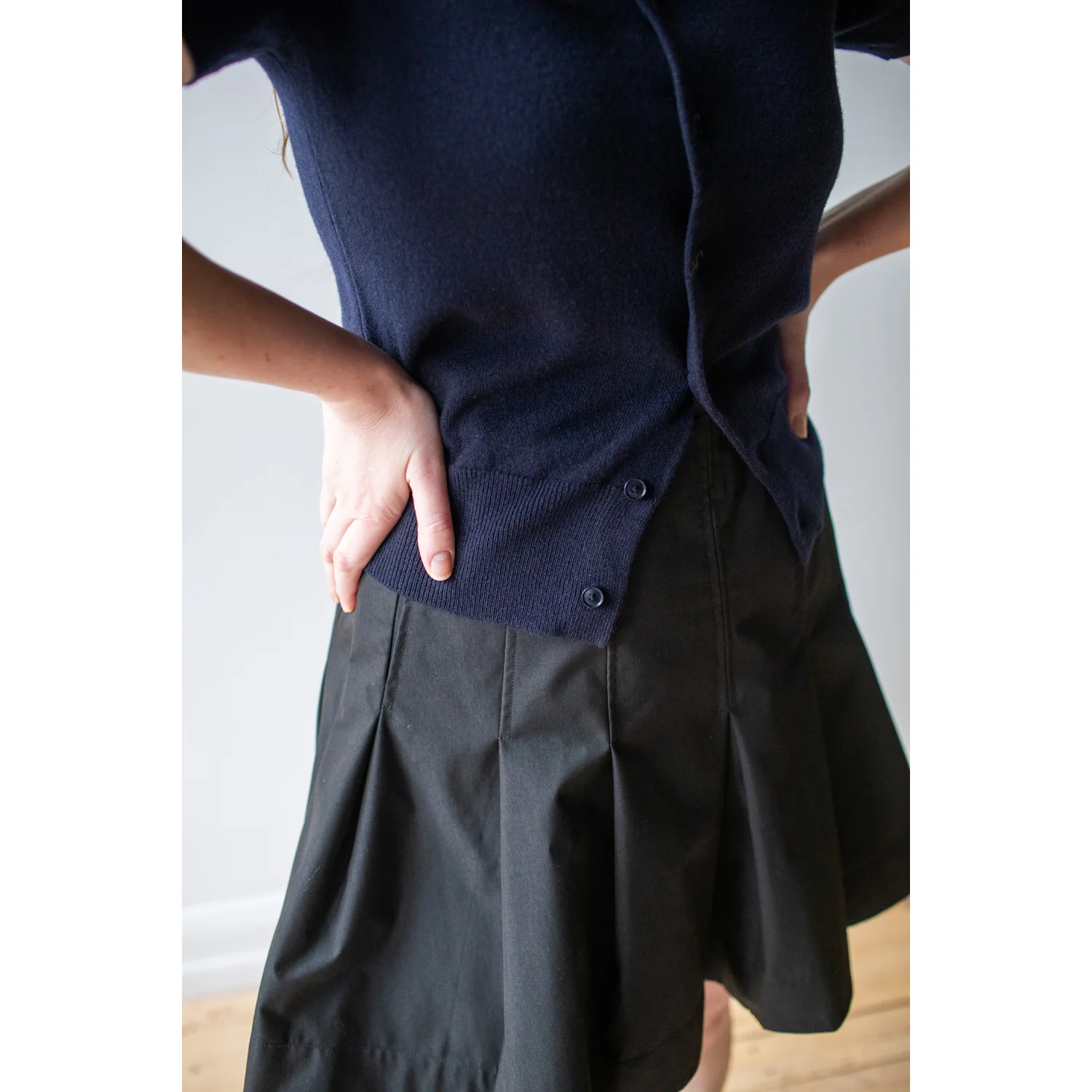 Kallmeyer Sutton Pleated Skirt in Black - Image 5