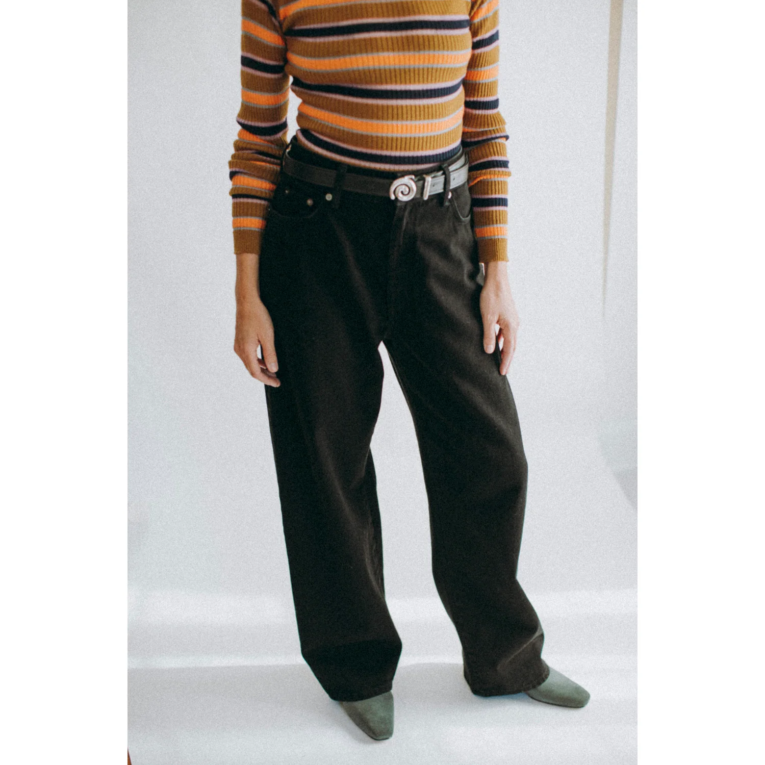 Nomia Drop Oversize Jeans in Black - Image 14