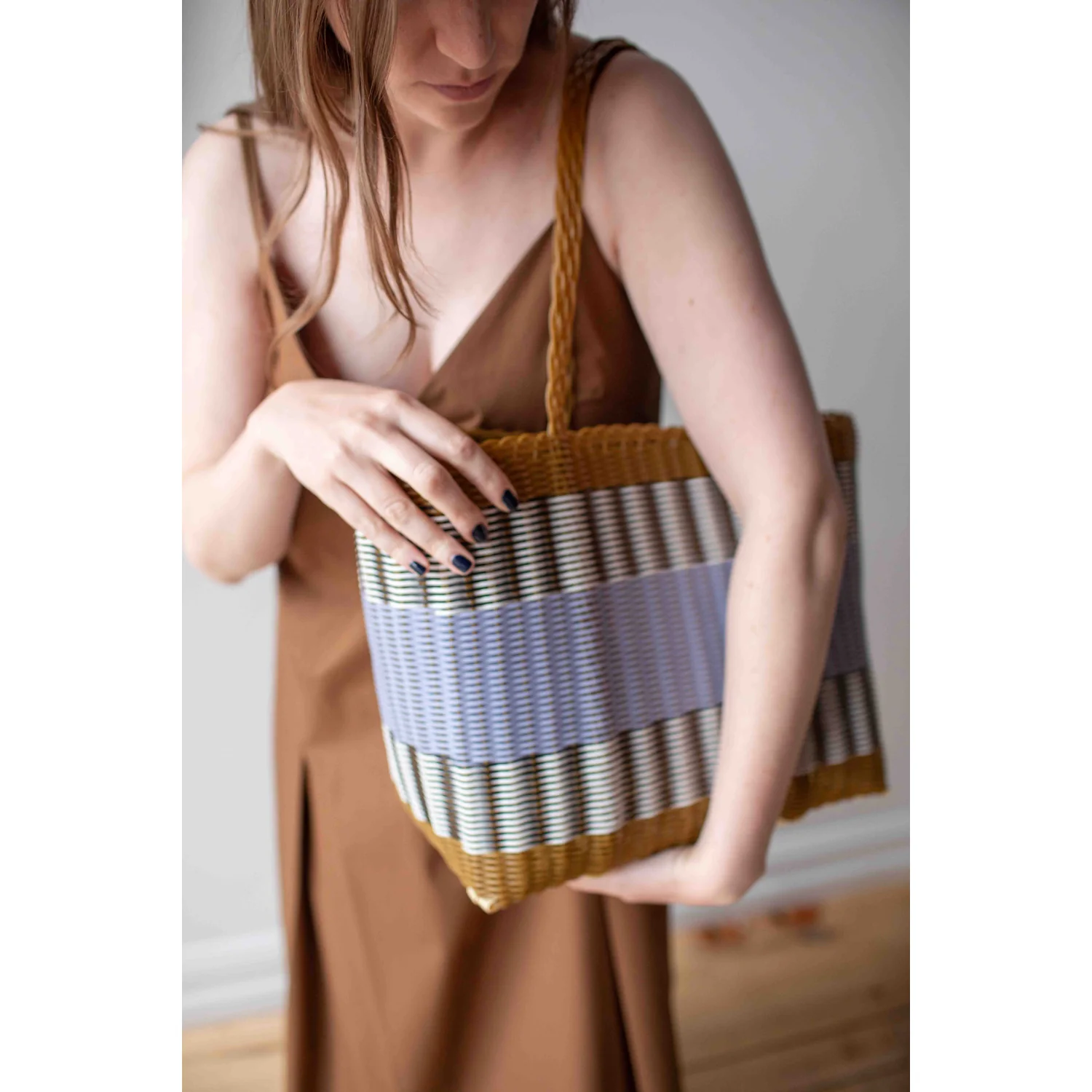 Palorosa Medium Mercado Tote in Tobacco + Blue Lilac - Image 3
