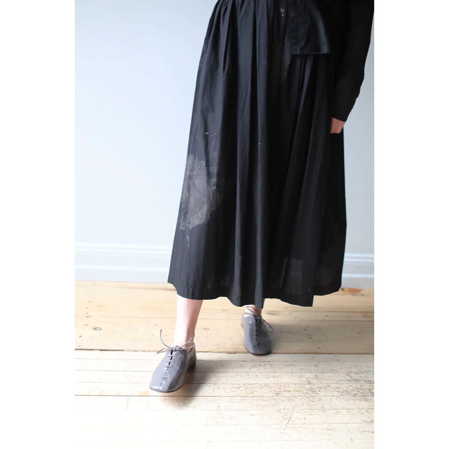 Pas de Calais Cotton Checkered Gathered Skirt in Black - Image 5