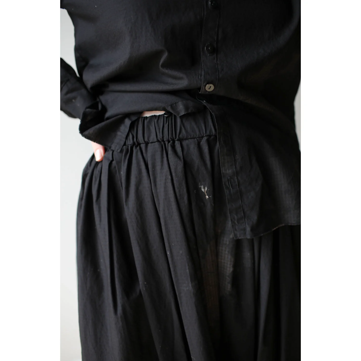 Pas de Calais Cotton Checkered Gathered Skirt in Black - Image 8